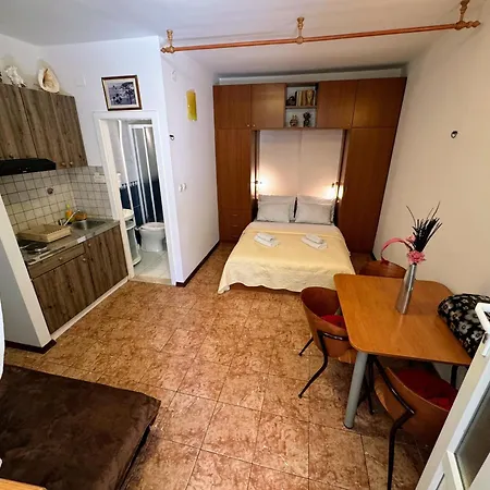Grgur Studio Apartment Split